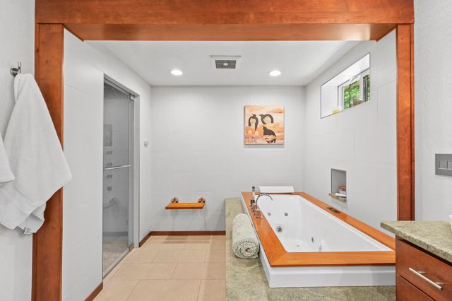 13327 Highway 234, Gold Hill, OR 97525