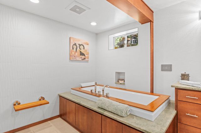 13327 Highway 234, Gold Hill, OR 97525