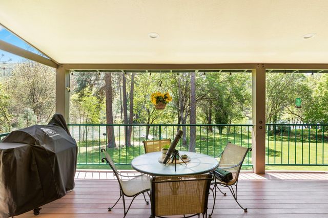 13327 Highway 234, Gold Hill, OR 97525