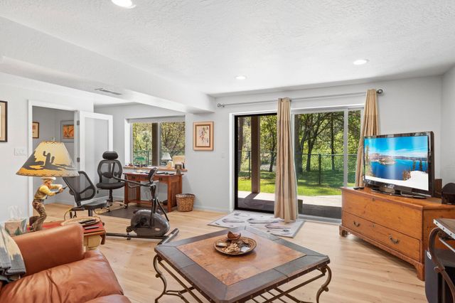 13327 Highway 234, Gold Hill, OR 97525