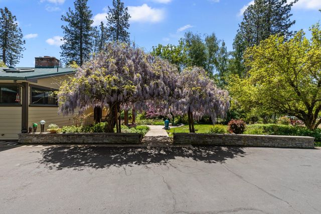 13327 Highway 234, Gold Hill, OR 97525