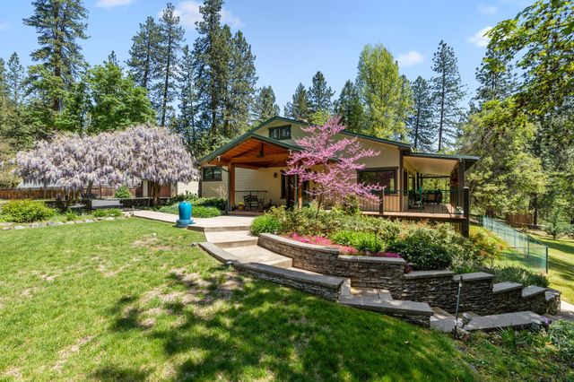 13327 Highway 234, Gold Hill, OR 97525