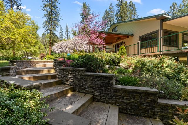 13327 Highway 234, Gold Hill, OR 97525