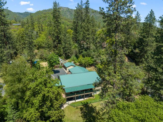 13327 Highway 234, Gold Hill, OR 97525