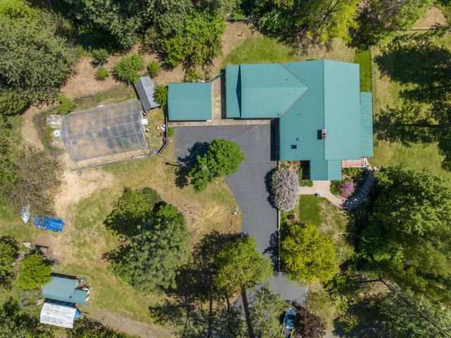 13327 Highway 234, Gold Hill, OR 97525