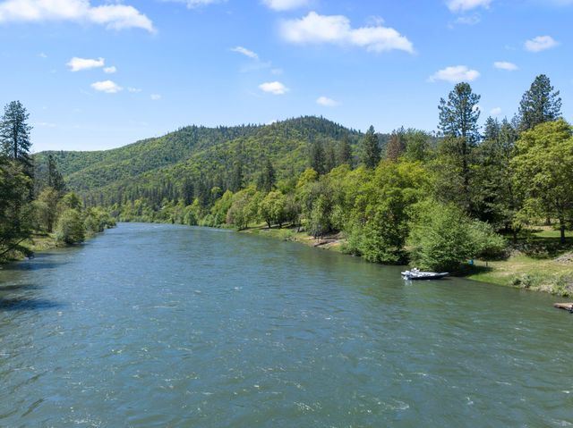 13327 Highway 234, Gold Hill, OR 97525