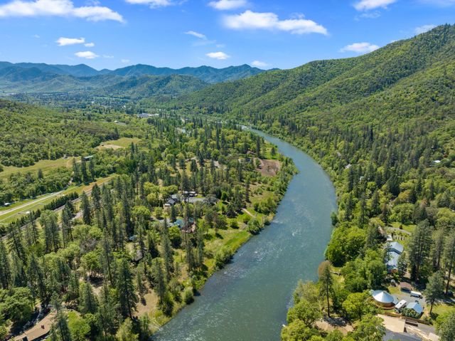 13327 Highway 234, Gold Hill, OR 97525