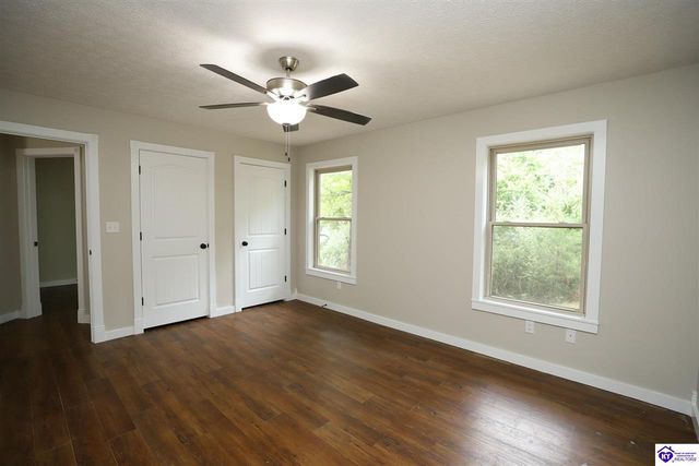 384 Schoolside Drive, Brandenburg, KY 40108