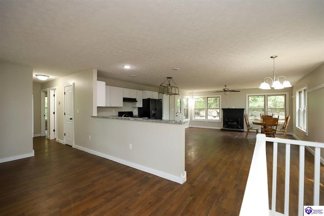 384 Schoolside Drive, Brandenburg, KY 40108