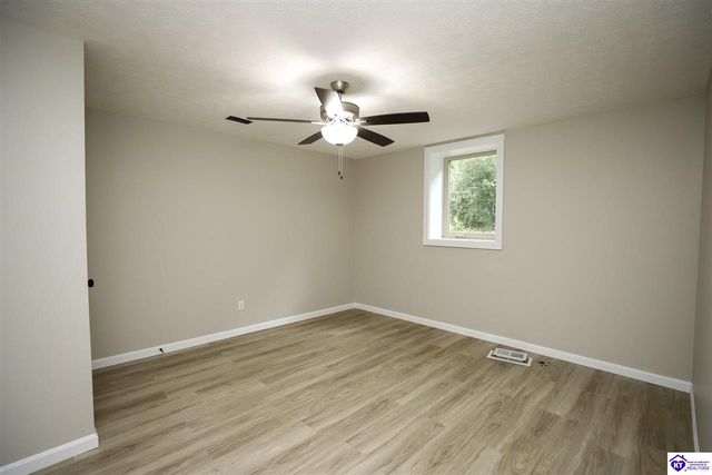 384 Schoolside Drive, Brandenburg, KY 40108