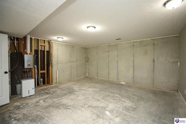 384 Schoolside Drive, Brandenburg, KY 40108