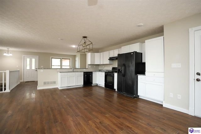 384 Schoolside Drive, Brandenburg, KY 40108