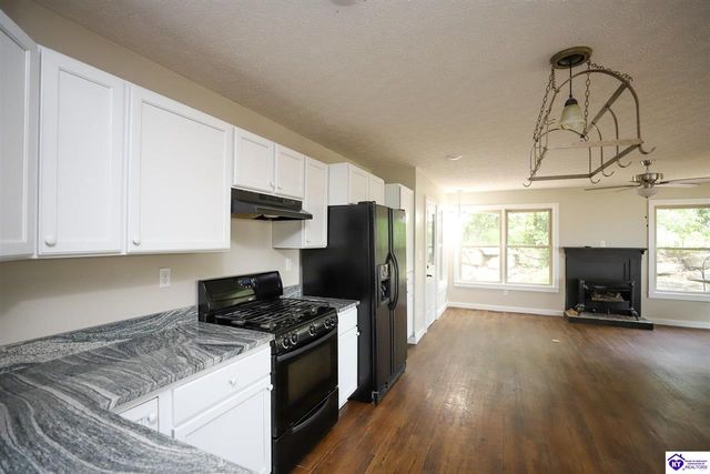 384 Schoolside Drive, Brandenburg, KY 40108