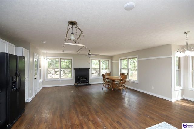 384 Schoolside Drive, Brandenburg, KY 40108