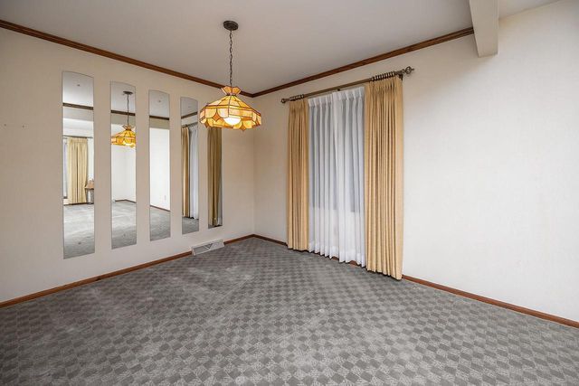9123 S 35th STREET, Franklin, WI 53132