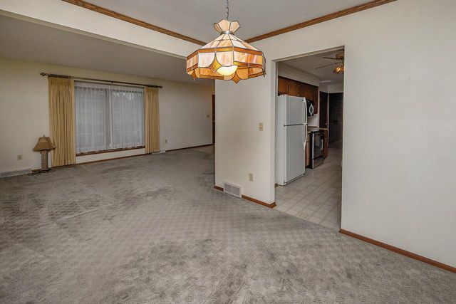 9123 S 35th STREET, Franklin, WI 53132