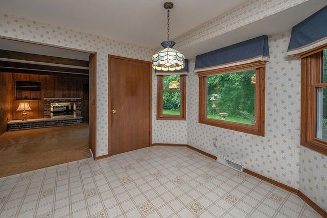 9123 S 35th STREET, Franklin, WI 53132