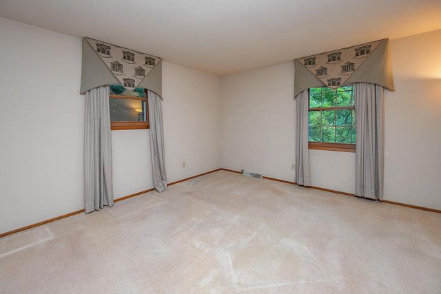 9123 S 35th STREET, Franklin, WI 53132
