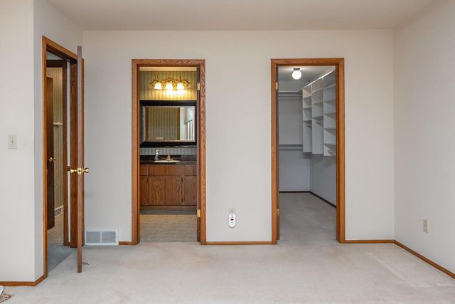 9123 S 35th STREET, Franklin, WI 53132