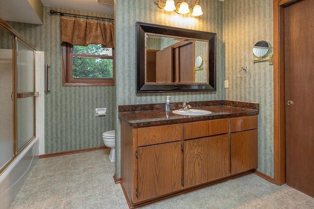 9123 S 35th STREET, Franklin, WI 53132