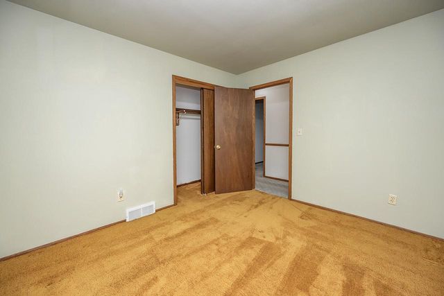 9123 S 35th STREET, Franklin, WI 53132