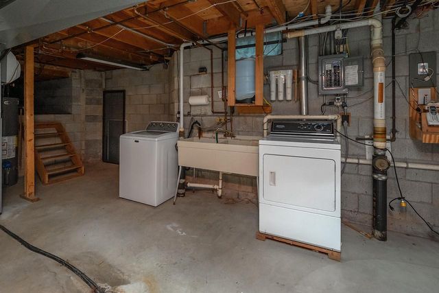 9123 S 35th STREET, Franklin, WI 53132
