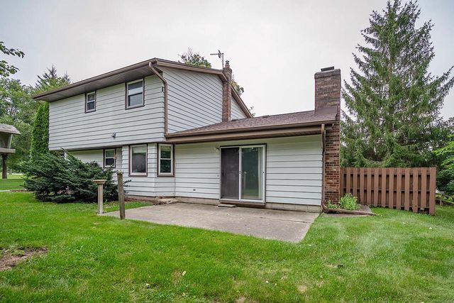 9123 S 35th STREET, Franklin, WI 53132