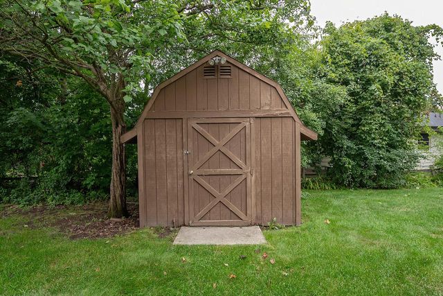 9123 S 35th STREET, Franklin, WI 53132