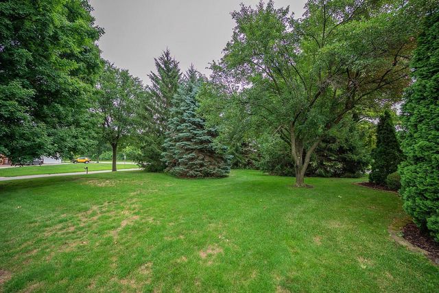 9123 S 35th STREET, Franklin, WI 53132