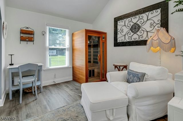 44 Old Army Rd, Bernardsville Boro, NJ 07924