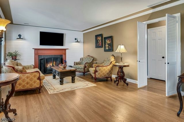 44 Old Army Rd, Bernardsville Boro, NJ 07924