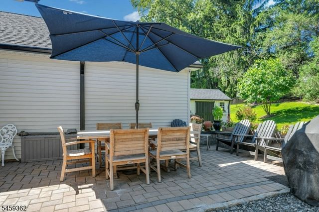 44 Old Army Rd, Bernardsville Boro, NJ 07924