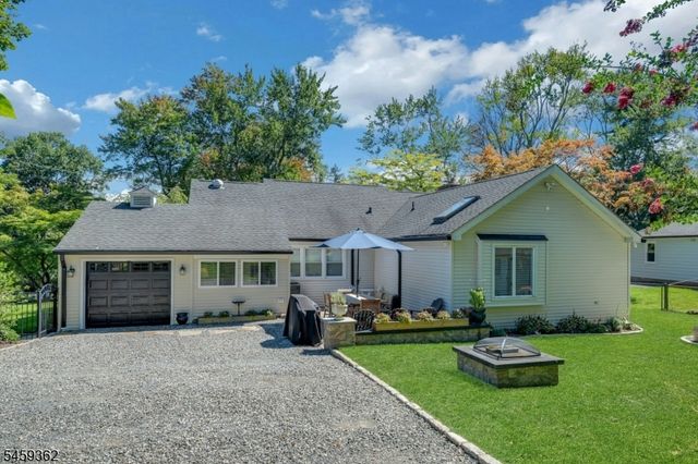 44 Old Army Rd, Bernardsville Boro, NJ 07924