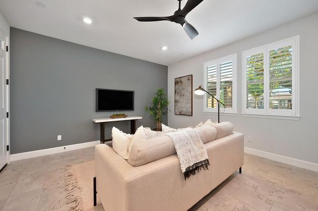 1104 Mambo Way, Roseville, CA 95747