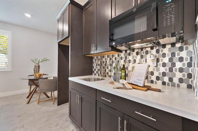 1104 Mambo Way, Roseville, CA 95747