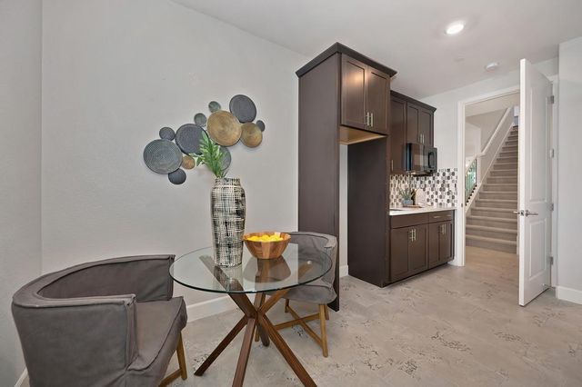 1104 Mambo Way, Roseville, CA 95747