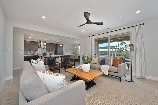 1104 Mambo Way, Roseville, CA 95747