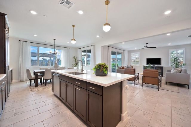 1104 Mambo Way, Roseville, CA 95747