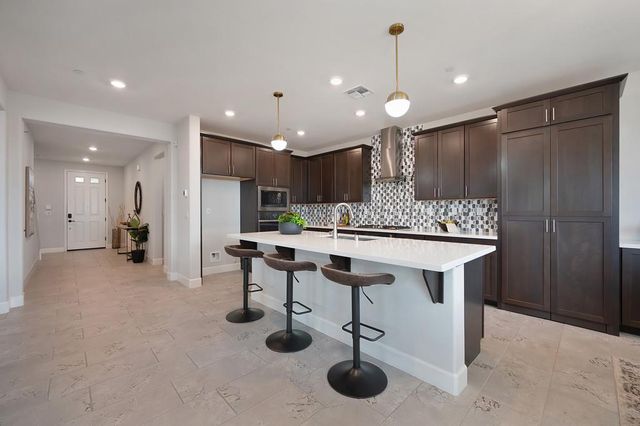 1104 Mambo Way, Roseville, CA 95747