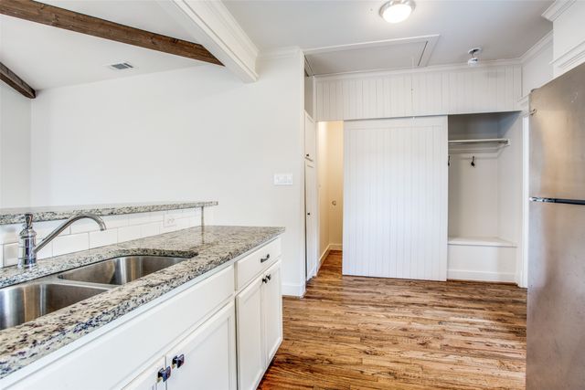403 Parkview Avenue, Dallas, TX 75223