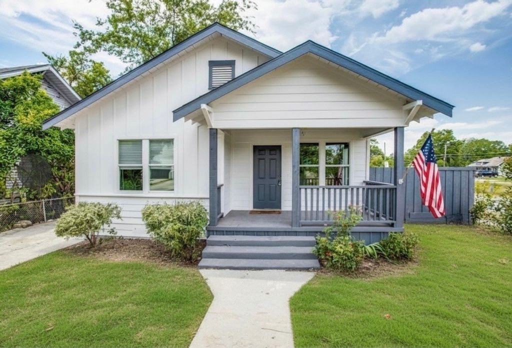 403 Parkview Avenue, Dallas, TX 75223