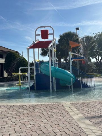 1119 TRAPPERS TRAIL LOOP, Davenport, FL 33896