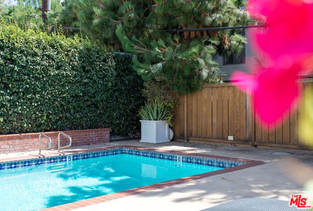 1222 N Olive Drive 101, West Hollywood, CA 90069