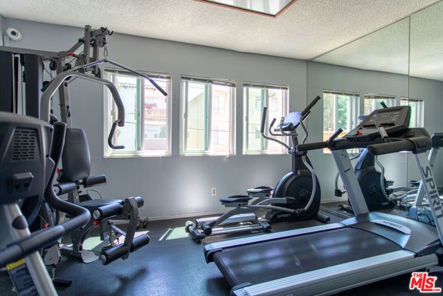 1222 N Olive Drive 101, West Hollywood, CA 90069