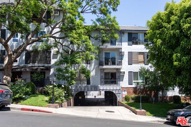1222 N Olive Drive 101, West Hollywood, CA 90069