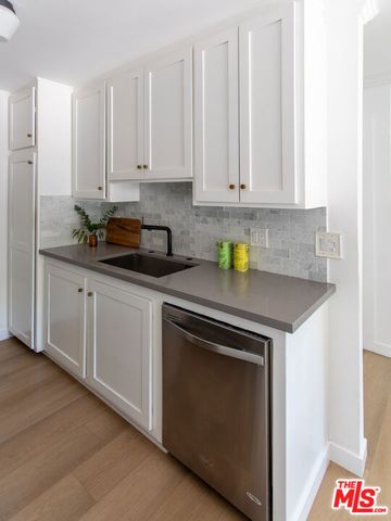 1222 N Olive Drive 101, West Hollywood, CA 90069