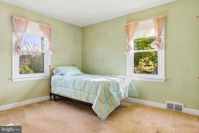 905 ALLENTOWN RD, Lansdale, PA 19446