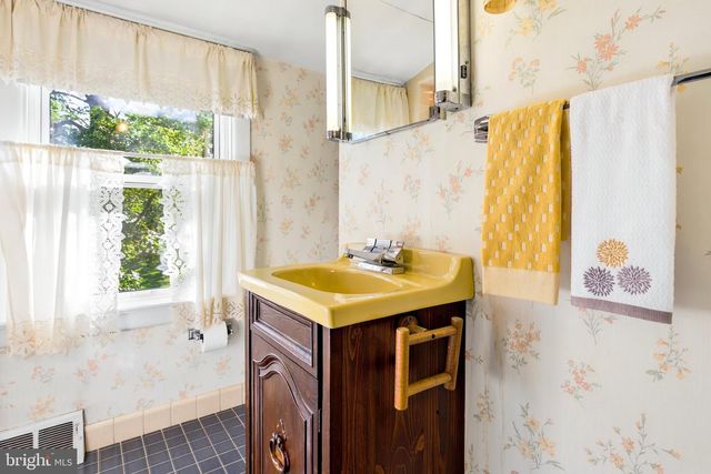 905 ALLENTOWN RD, Lansdale, PA 19446