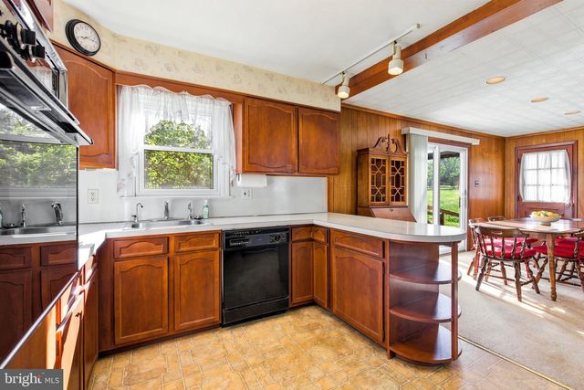 905 ALLENTOWN RD, Lansdale, PA 19446