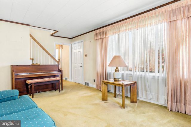 905 ALLENTOWN RD, Lansdale, PA 19446